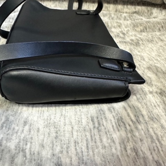 Rag and Bone Walker Leather Crossbody Bag - Picture 6 of 11